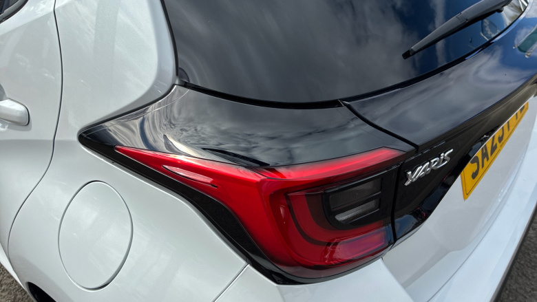 Toyota Yaris 1.5 Hybrid Design 5dr CVT Hybrid Hatchback